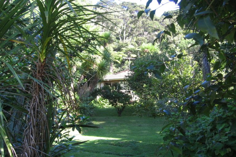 Photo of property in 191 Laingholm Drive, Laingholm, Auckland, 0604