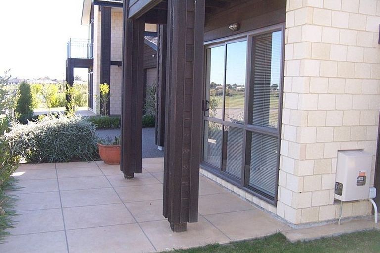 Photo of property in 19 Bluewater Place, Paraparaumu, 5032