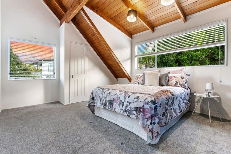 Photo of property in 7 Kerlin Crescent, West Harbour, Auckland, 0618