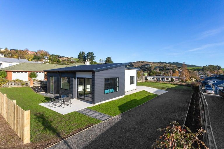 Photo of property in 4a Chatham Street, Waihola, Milton, 9073