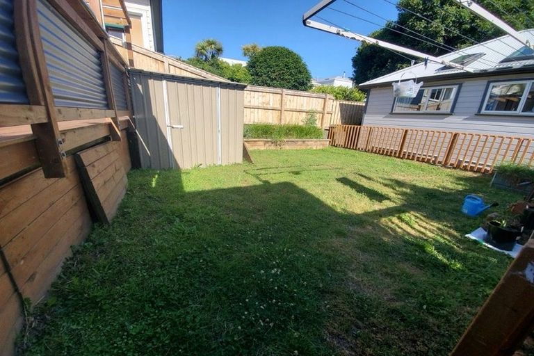 Photo of property in 18 Somerset Avenue, Newtown, Wellington, 6021