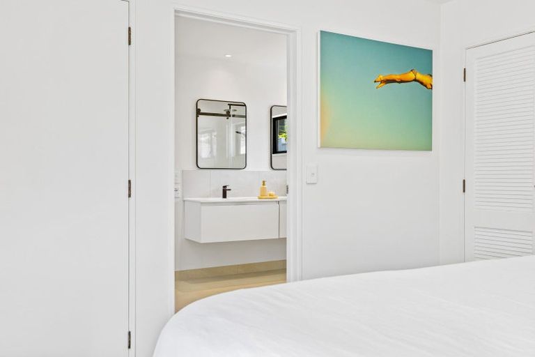 Photo of property in 89 Hebron Road, Waiake, Auckland, 0630