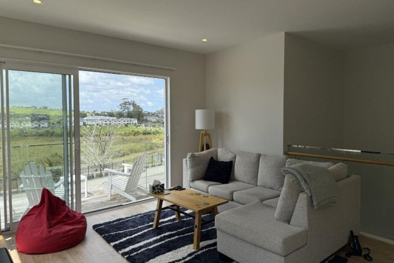 Photo of property in 144 Arran Point Parade, Orewa, 0931