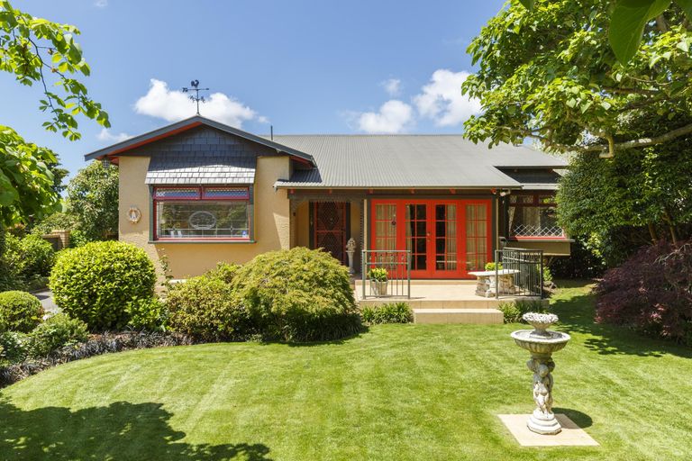 Photo of property in 302 Park Road, Hokowhitu, Palmerston North, 4410