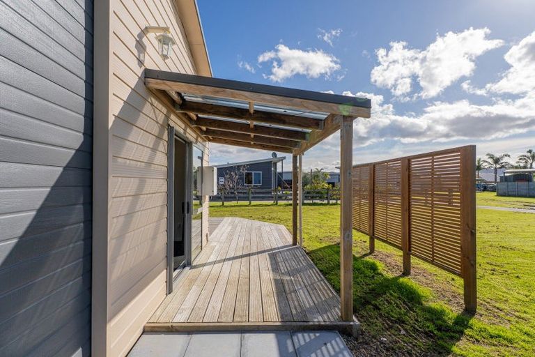 Photo of property in 14 Rena Place, Whitianga, 3510