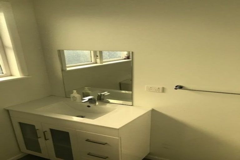 Photo of property in 39 Lowry Crescent, Stokes Valley, Lower Hutt, 5019