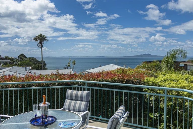 Photo of property in 19a Orchard Road, Browns Bay, Auckland, 0630