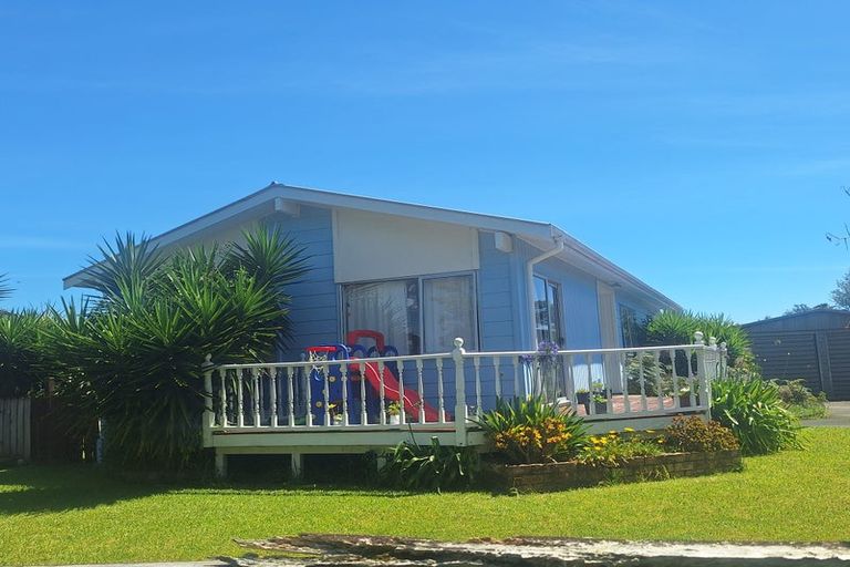 Photo of property in 14 Darren Crescent, Half Moon Bay, Auckland, 2012