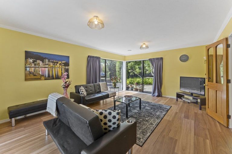 Photo of property in 33 Memphis Grove, Totara Park, Upper Hutt, 5018