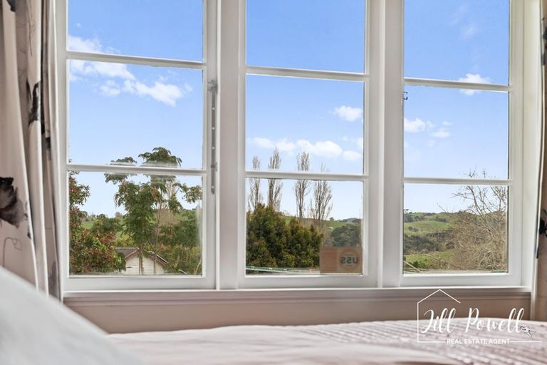 Photo of property in 13 View Street, Maungaturoto, 0520