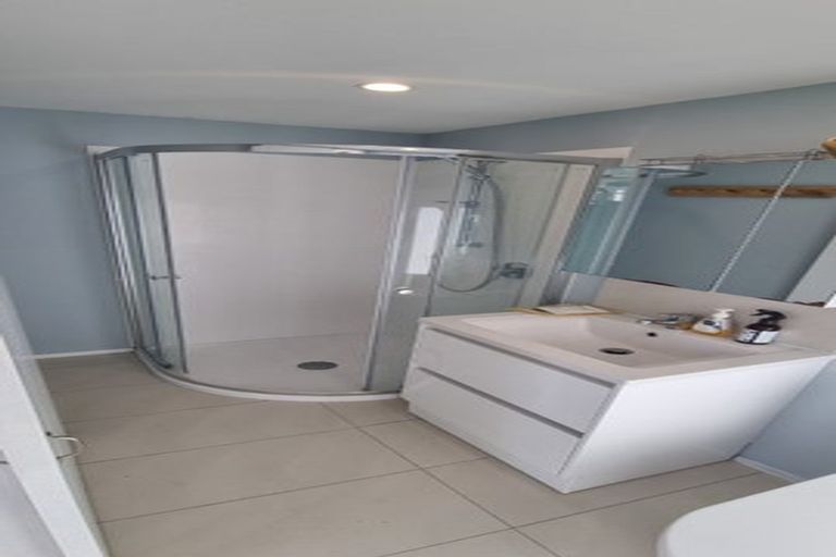 Photo of property in 54 Raroa Road, Kelburn, Wellington, 6012