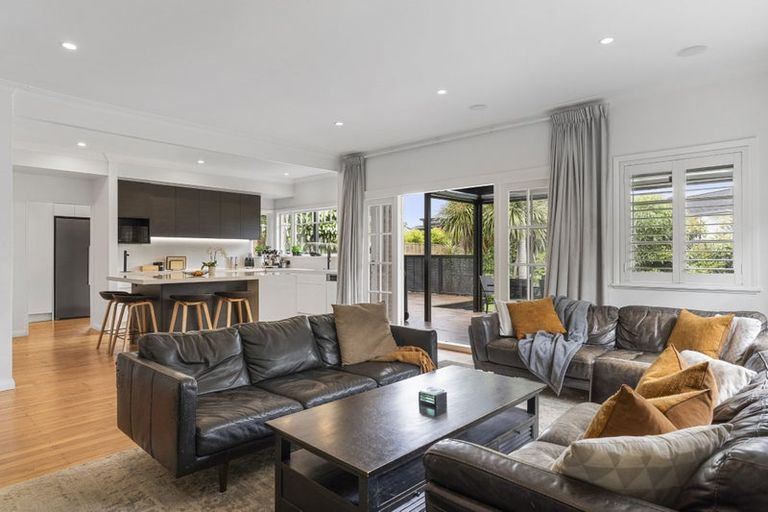 Photo of property in 14 Saltburn Road, Milford, Auckland, 0620