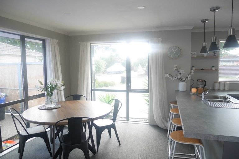 Photo of property in 29 Mataroa Place, Parklands, Christchurch, 8083