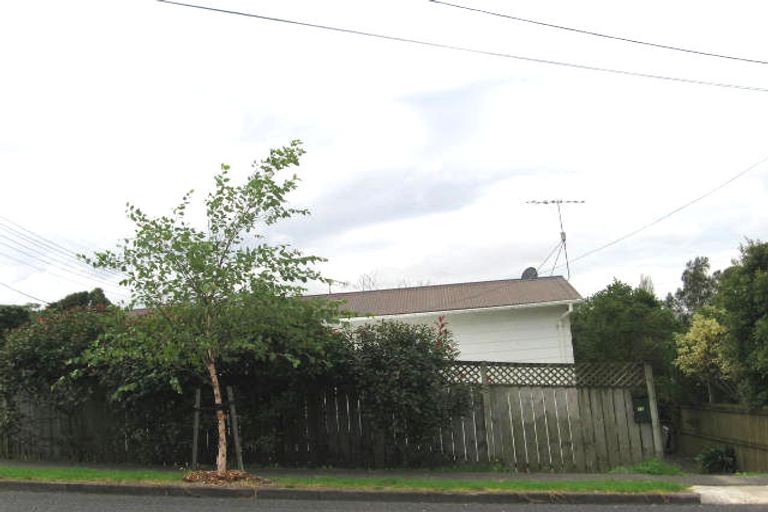 Photo of property in 25 Glengarry Road, Glen Eden, Auckland, 0602