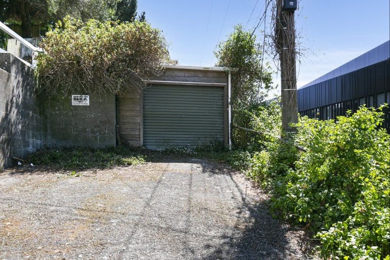 Photo of property in 66 Kelburn Parade, Kelburn, Wellington, 6012