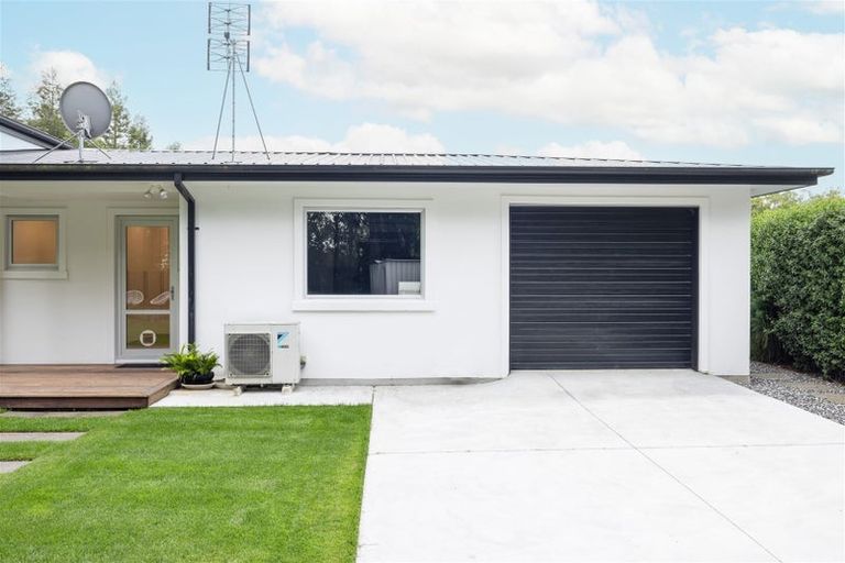 Photo of property in 43 Oakgrove Drive, Rangiora, 7400