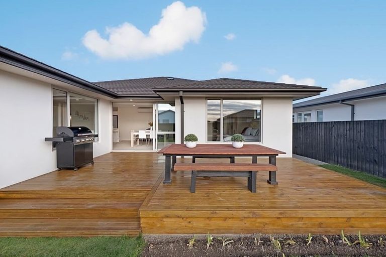 Photo of property in 12 Kingsbridge West, Burwood, Christchurch, 8083