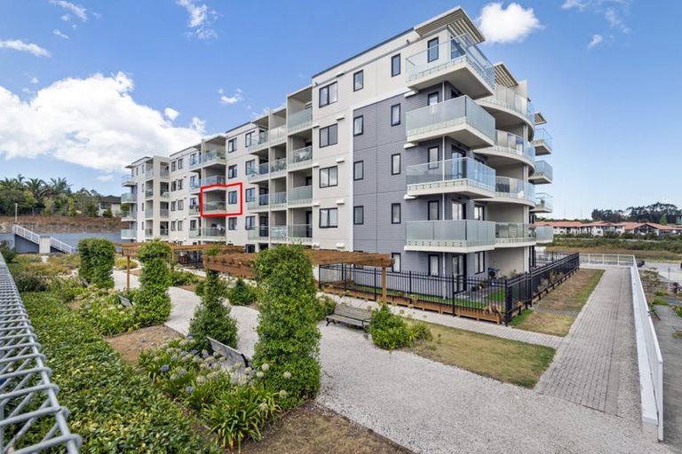 Photo of property in Apollo Apartments, 201/46 Rosedale Road, Rosedale, Auckland, 0632