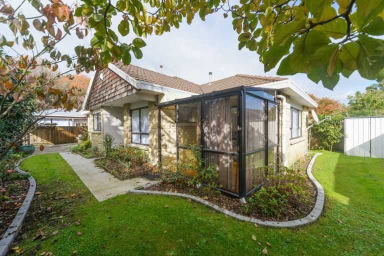 Photo of property in 45 Manapouri Crescent, Hokowhitu, Palmerston North, 4410