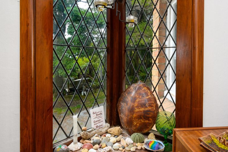 Photo of property in 195 Golf Road, Titirangi, Auckland, 0604