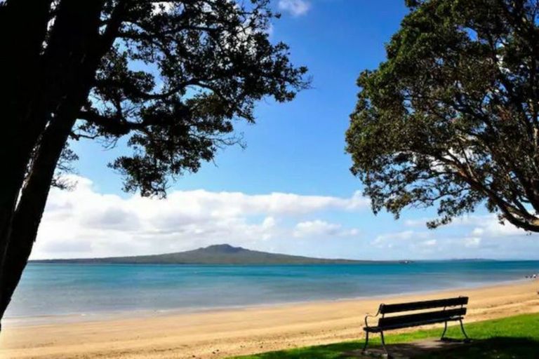 Photo of property in 24 Niccol Avenue, Narrow Neck, Auckland, 0624