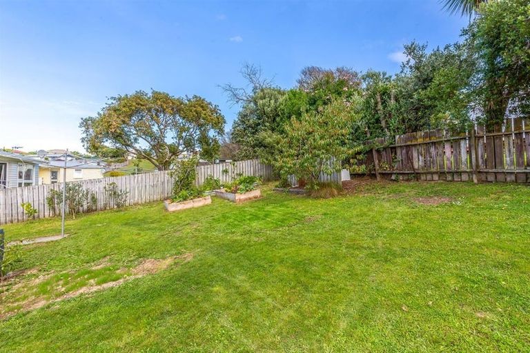 Photo of property in 51 Beaumaris Crescent, Ascot Park, Porirua, 5024