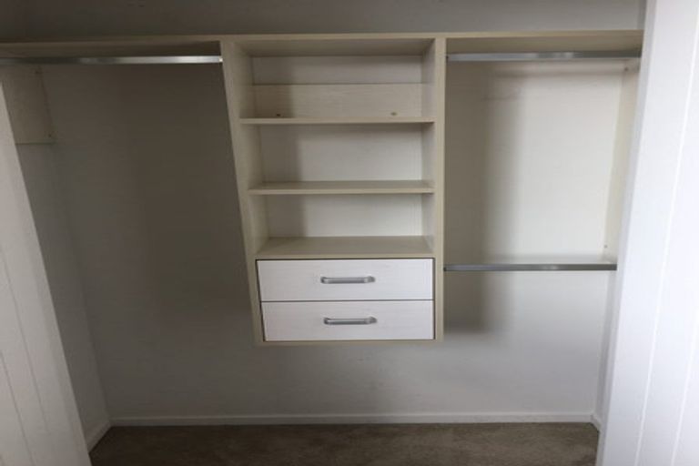 Photo of property in 12 Stubbs Place, Fairview Heights, Auckland, 0632