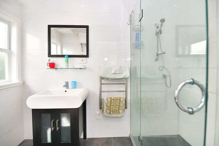 Photo of property in 25 Downer Street, Helensville, 0800