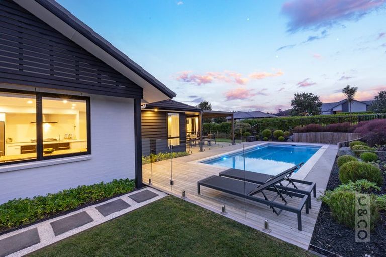 Photo of property in 19 Pohutukawa Parade, Riverhead, 0820