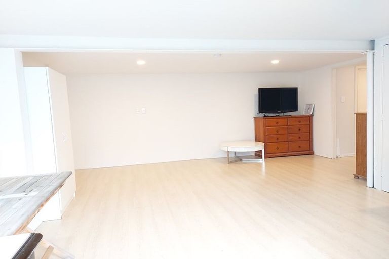 Photo of property in 2/55 Glenmore Road, Sunnyhills, Auckland, 2010