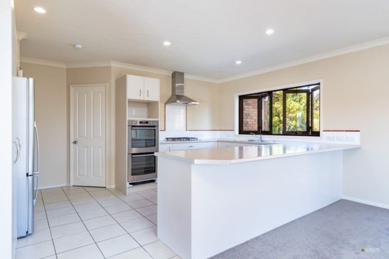Photo of property in 70 Mount Marua Way, Timberlea, Upper Hutt, 5018