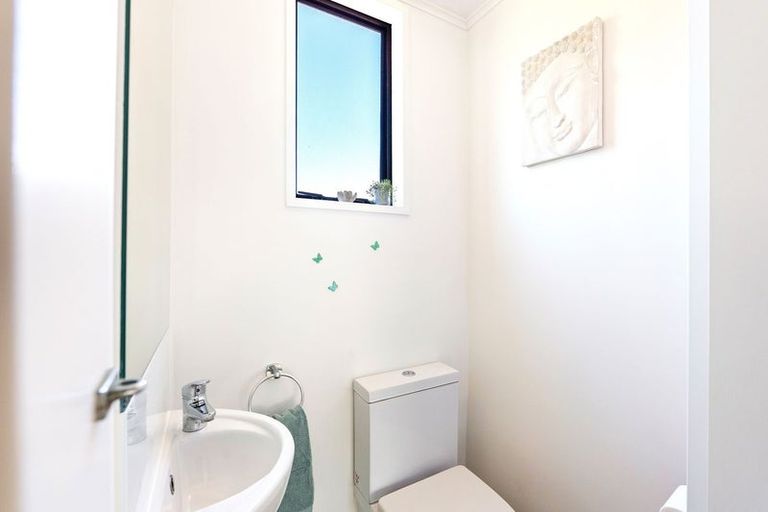 Photo of property in 29 Eruini Street, Waikanae Beach, Waikanae, 5036