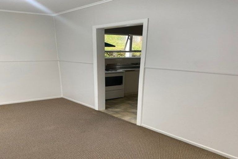 Photo of property in 18 Whakawhiti Street, Marfell, New Plymouth, 4310