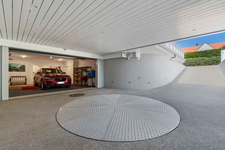 Photo of property in 48 Stanley Point Road, Stanley Point, Auckland, 0624