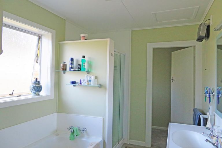 Photo of property in 72 Wellington Street, Enfield, Oamaru, 9491