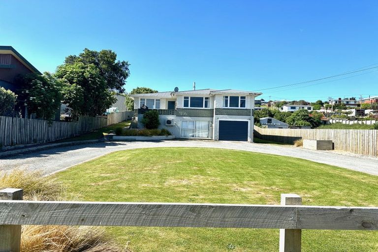 Photo of property in 16 Barnego Road, Balclutha, 9230