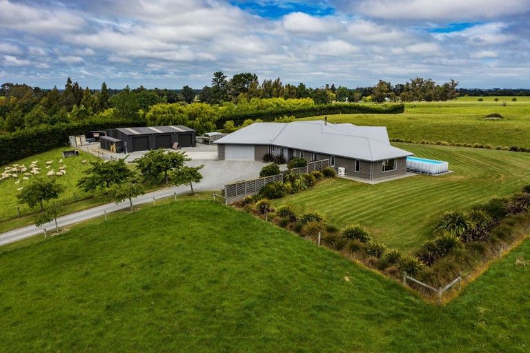 Photo of property in 61 Loburn Whiterock Road, Loburn, Rangiora, 7472