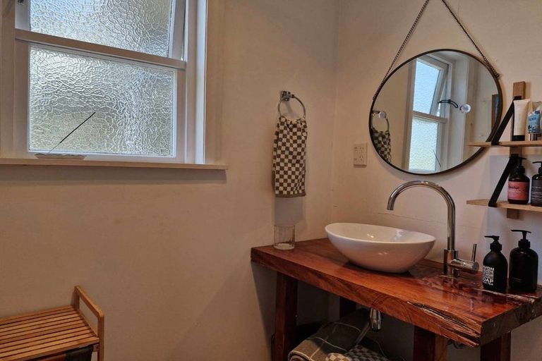 Photo of property in 10 Chard Street, Westown, New Plymouth, 4310