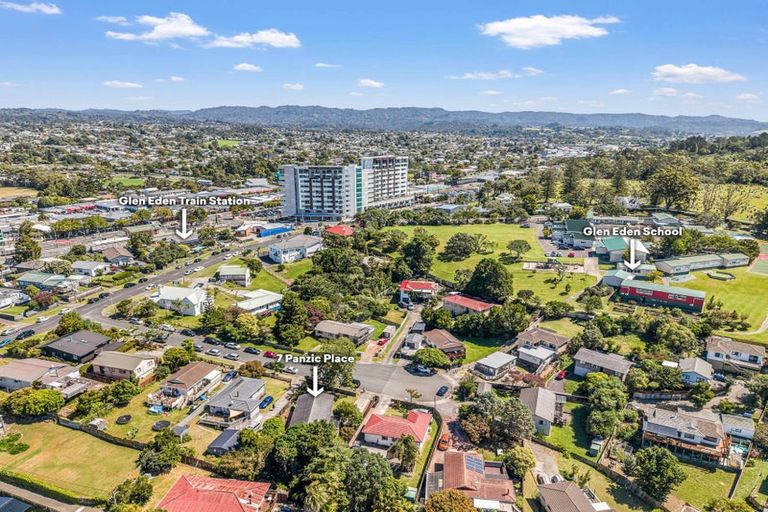 Photo of property in 7 Panzic Place, Glen Eden, Auckland, 0602