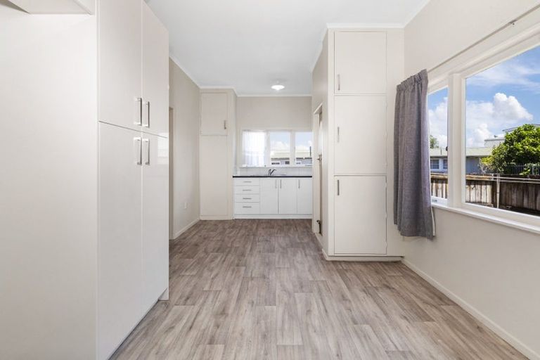 Photo of property in 2/461 Great South Road, Opaheke, Papakura, 2113