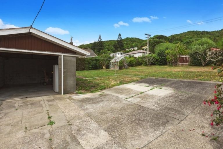 Photo of property in 5 Waiho Terrace, Elsdon, Porirua, 5022
