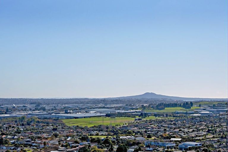 Photo of property in 6 Alexia Place, Flat Bush, Auckland, 2105