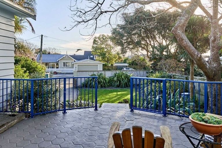 Photo of property in 341 Muritai Road, Eastbourne, Lower Hutt, 5013