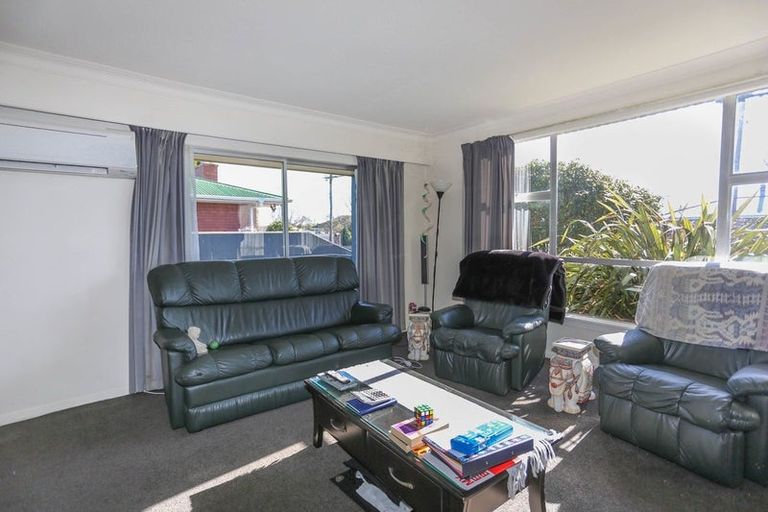 Photo of property in 53 Martbern Crescent, Bishopdale, Christchurch, 8053