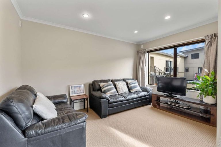 Photo of property in Te Kakariki Apartments, 5/5 Wellington Road, Paekakariki, 5034