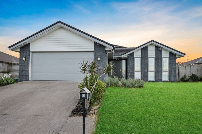 Photo of property in 8 Millbrae Place, Pokeno, 2402