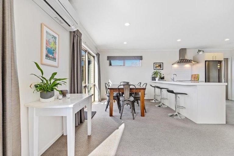 Photo of property in 2/274 Burwood Road, Burwood, Christchurch, 8083