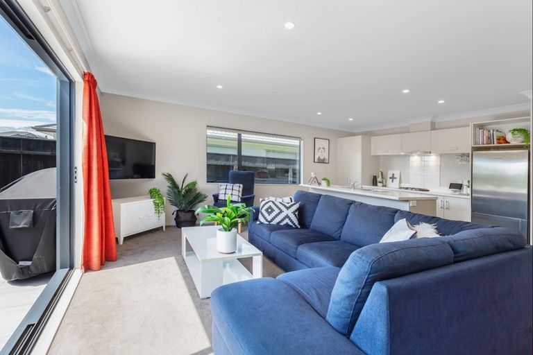 Photo of property in 27a Moonsail Drive, Whitby, Porirua, 5024