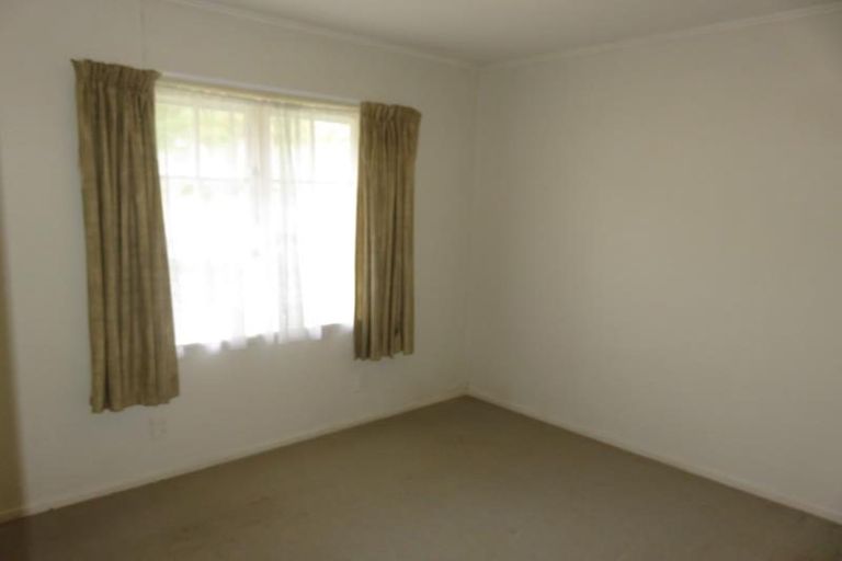 Photo of property in 1a Thurleigh Grove, Karori, Wellington, 6012