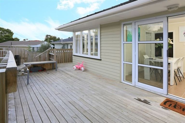 Photo of property in 64b Colwill Road, Massey, Auckland, 0614